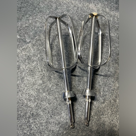 Oster Regency Kitchen Center Replacement Parts Mixer Beaters VTG - Picture 3 of 3